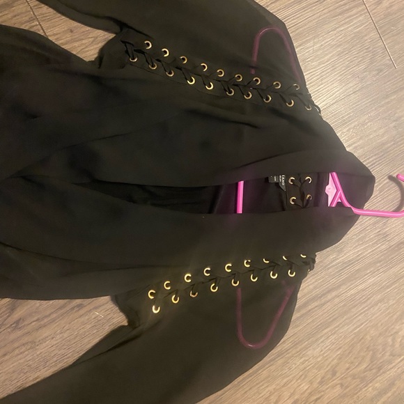 Beautiful Marciano Bodysuit Blouse - Like New - Picture 4 of 6